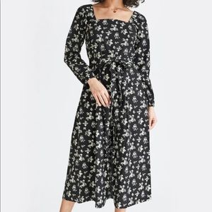 VETTA Square Neck Midi Dress